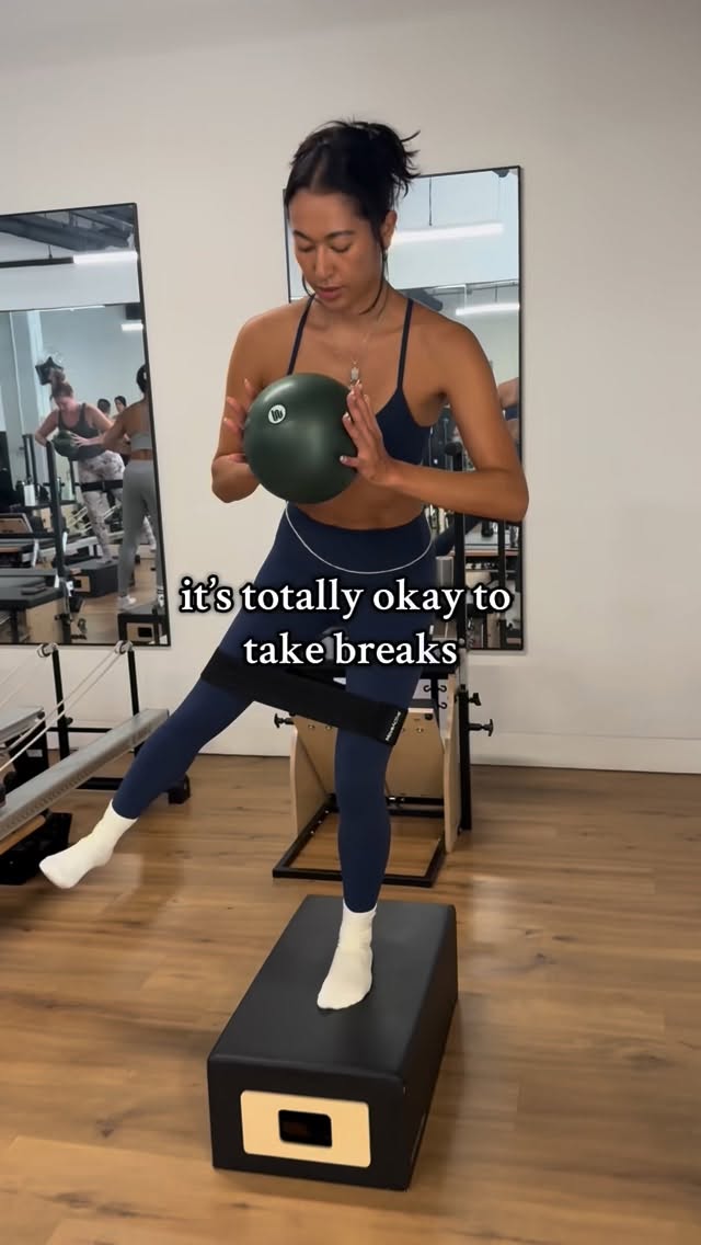 it’s still totally okay to take breaks when you need them 🤭
#pilates #reformerpilates #pilatesstudio #fitness #fyp