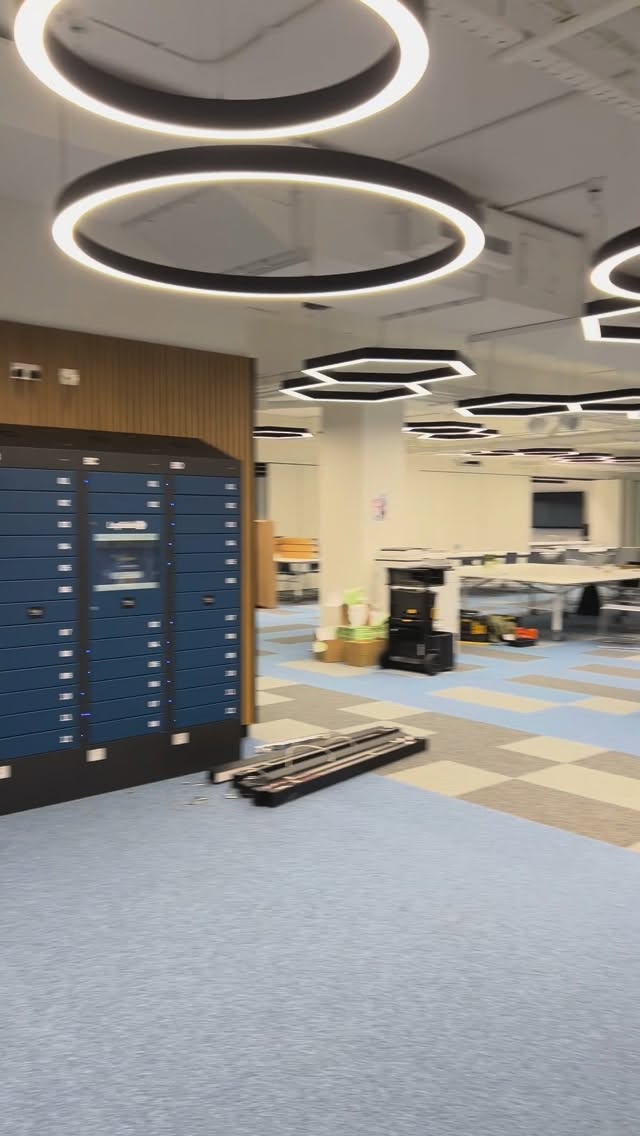 Community 🤝 circular fashion = magic ✨
Our Clothes Swap Shop at UCB Sixth Form Centre for the 2025 Sustain Midlands Unconference saw over 90 garments kept in circulation! ♻️👗👚
Huge thank you to everyone who swapped, donated and supported. See you at the next one 🤩
#sustainablefashion #reinvntd #circularfashion #clothesswapbirmingham #prelovedclothing