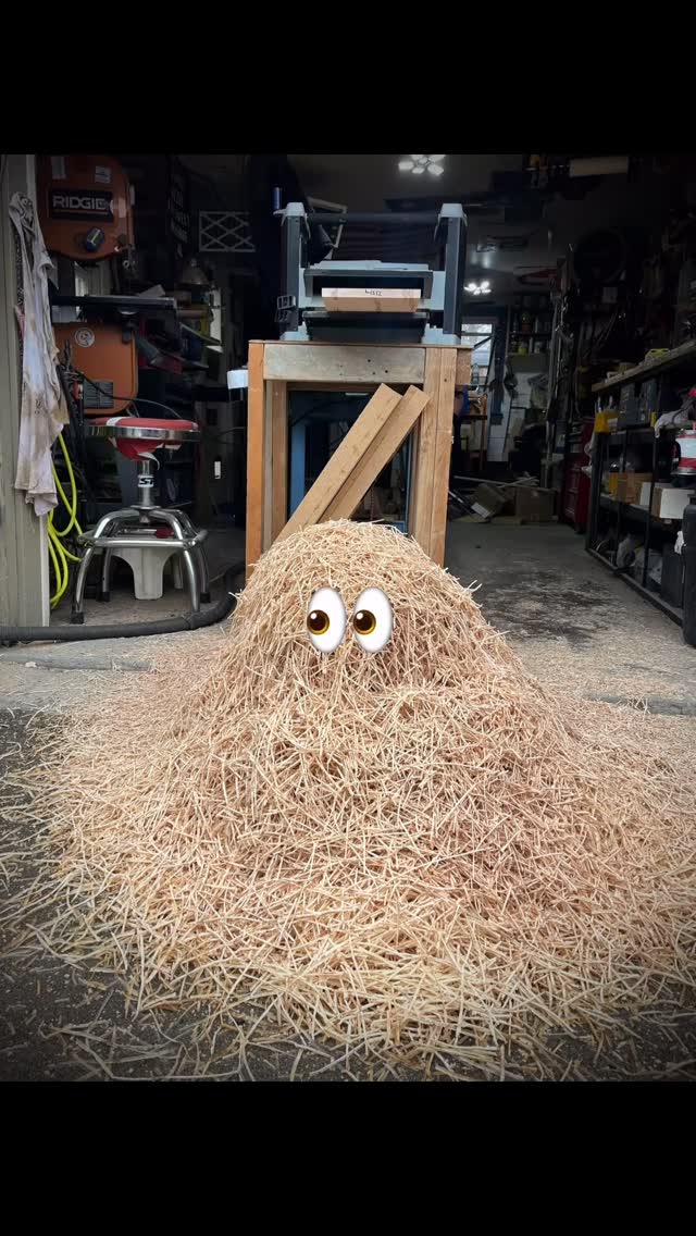 This pile winked at me
…
#StumpfWoodworks #MakeGaragesDirtyAgain
