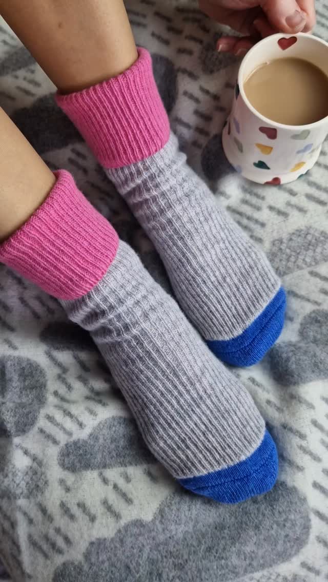 I'm not 100% sure I'm ready for Christmas but my toes are! With the weather taking a dramatic turn in the last week we all need some cosy wool socks. My lambswool lounge socks are the perfect gift or a wonderful treat for yourself 😊
You'll find my full range at candy-coated.com or this weekend @rare.makersmarket on Saturday and @awaholidaycraftfair on Sunday.
#cosysocks #woolsocks #socks #knittedsocks #socklover #sockswag #keepcosy #shopscotmakers #madeinscotland #woolisbest #scottishmaker #scottishgift #colourfriday #buybetterbuyless #shopindependent