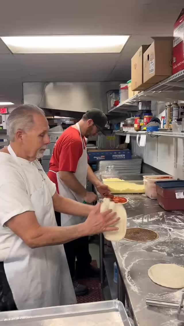 Monthly Tomasso’s day at Boca Christian! 💪🏼🍕