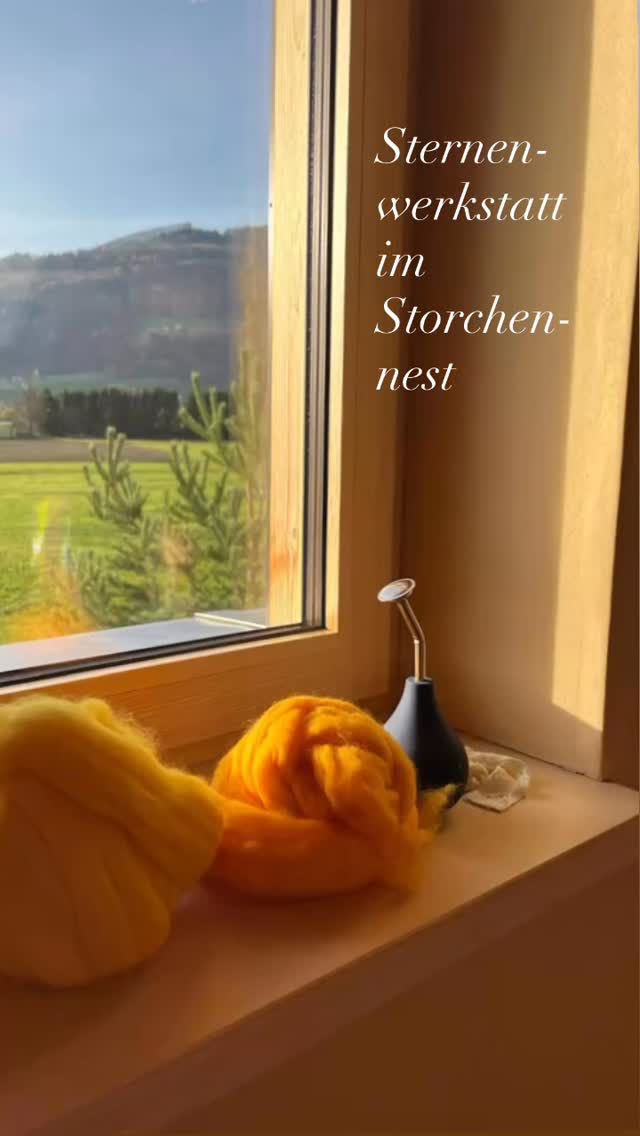 Sternenwerkstatt im Storchennest
Mit fleissigen kleinen Händen wurde in der Spielgruppe Filzsterne produziert.