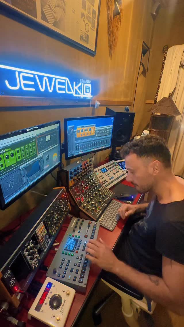 Studio jam of “What Happened” …out now on @golden.recordings with ma bro @harryromeroofficial