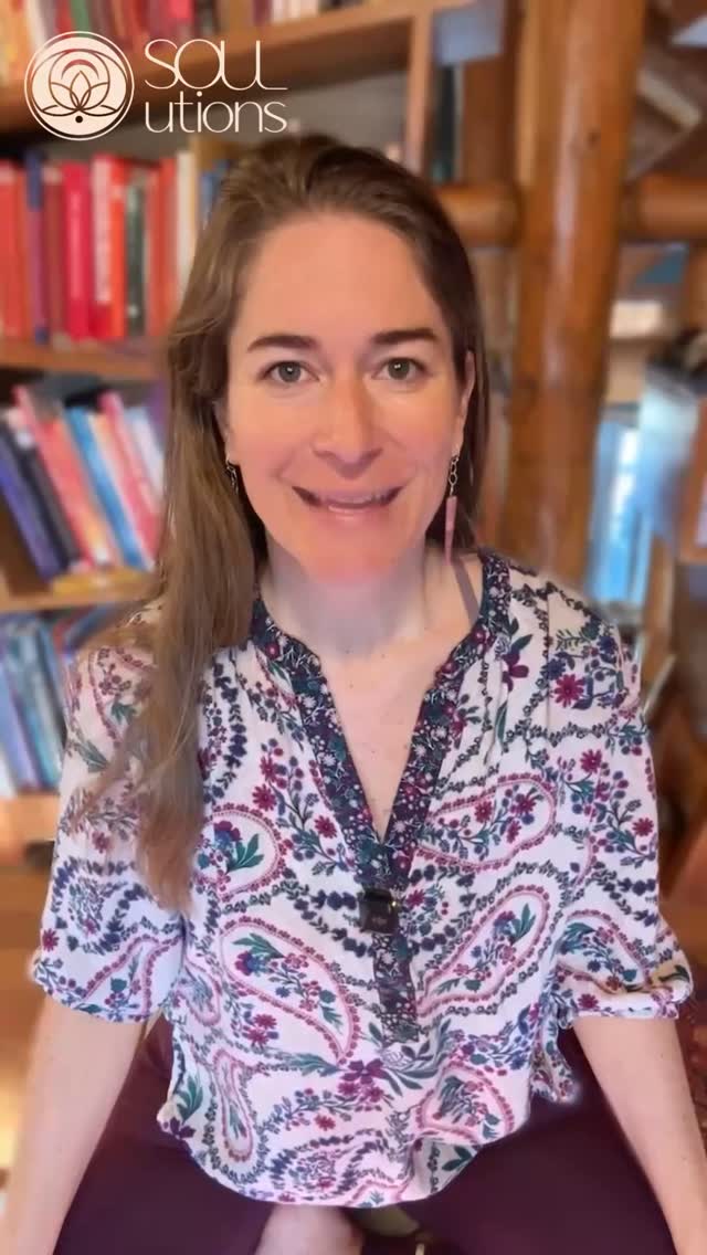Peace isn’t something we wait for – it’s something we choose.
Even in the swirl of the season, even when emotions rise, even when life feels full…
You can choose peace, one breath at a time.
Place a hand on your heart.
Whisper softly:
I am willing to choose peace.
Again.
And again.
This is your power.
This is your practice.
This is your return home.
✨Save this for when you need a moment of calm.
✨Share it with someone who could use this reminder.
✨Experience the full 21 day peaceful presence challenge in the solutions app. Lincoln bio.
#PeacefulPresence #ChoosePeace #MindfulnessPractice #HolidayStress #InnerCalm #Sacredpause #NervoussystemHealing #SoulutionsApp #MindyArbuckle