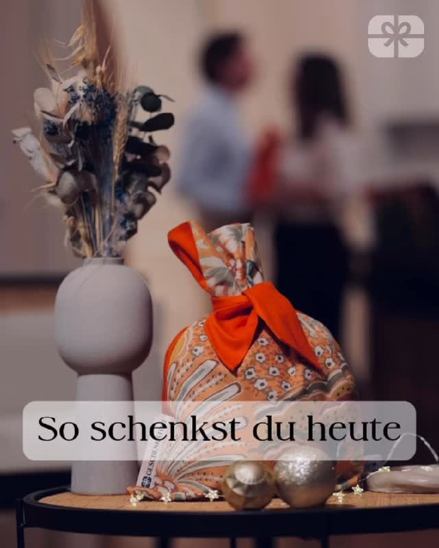 Geschenkpapier ist Schnee von gestern 😍✨
•
•
•
#Geschenkstoff #nachhaltigschenken #wiederverwendbar #stoffstattpapier #keinmüll #zerowaste #comingsoon #ecofriendly #nachhaltig #weihnachten