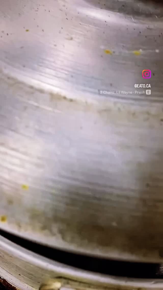 Best juicy Momos in @eato.ca
Visit @eato.ca
#scarborough #halalfood #openlate #scarborough #toronto #foodblogger #bestfood #fries #besteats #delhifoodguide #delhifoodies #foodgasm #bestfood #momo