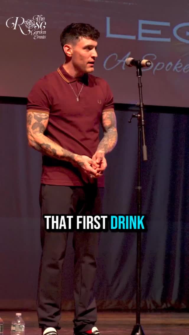When the bottle hits back harder than the world ever did. At LEGENDS, John Burke @_john138 stepped into the ring to unpack the fight of alcohol addiction with honesty, grit, and power.
This performance? Unforgettable.
🎬 Watch the full piece on YouTube → Link in Bio
📽 @nicos.creative
#LegendsShowcase #SpokenWord #Poetry #RecoveryJourney #KeepGrowing #RoseGardenEvents