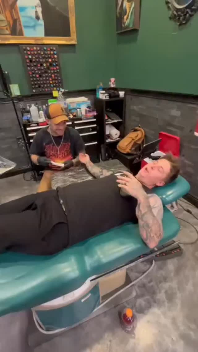 *sound up* @joeykobold getting tattooed by @robforrer is hilarious! Had the whole shop laughing!
@realdonaldtrump