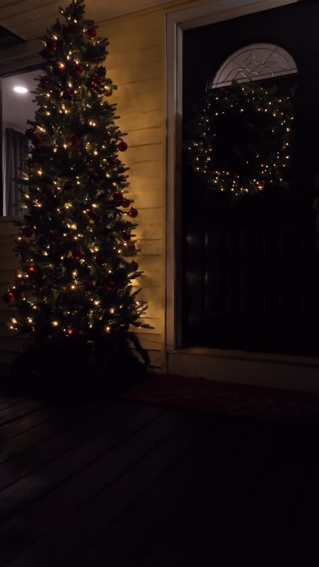 Honored to capture such a happy and exciting moment for @myrealtorcourtney and her team at the grand opening of Elite Property Group. Champagne 🥂