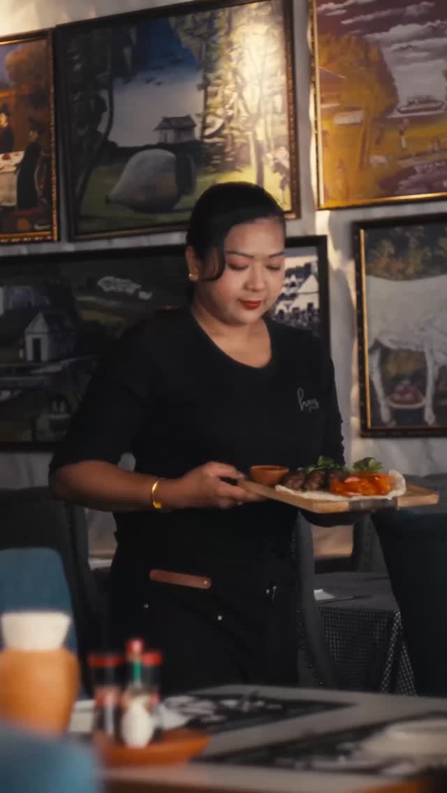 One dish hits the table… then the feast arrives 🇬🇪✨
Start with juicy Lamb Soutzoukakia (Lula Kebab), then watch the lineup slide in:
• Creamy Hummus
• Slow-baked Chanakhi in a Clay Pot
• Lapshiani Chkmeruli with hand-made noodles
• Acharuli Tomato Cheese fresh from the oven
Your perfect Sukhumvit dinner is one reservation away.
📍 ARGO Georgian Bar & Grill | Sukhumvit Soi 8 | 📞 +66 88 686 4393