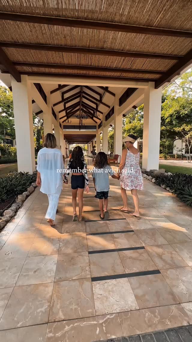 “Stay at Villa Sakura… and unlock more than just a private escape.
Your stay includes exclusive access to the spectacular beach club —resort pools, gourmet restaurant, and elevated amenities, all part of the experience.
Because luxury should always come with a little extra.” #guanacastevacationrentals #tamarindovacationrentals #luxuryvacationrentals #beachclub #costarica