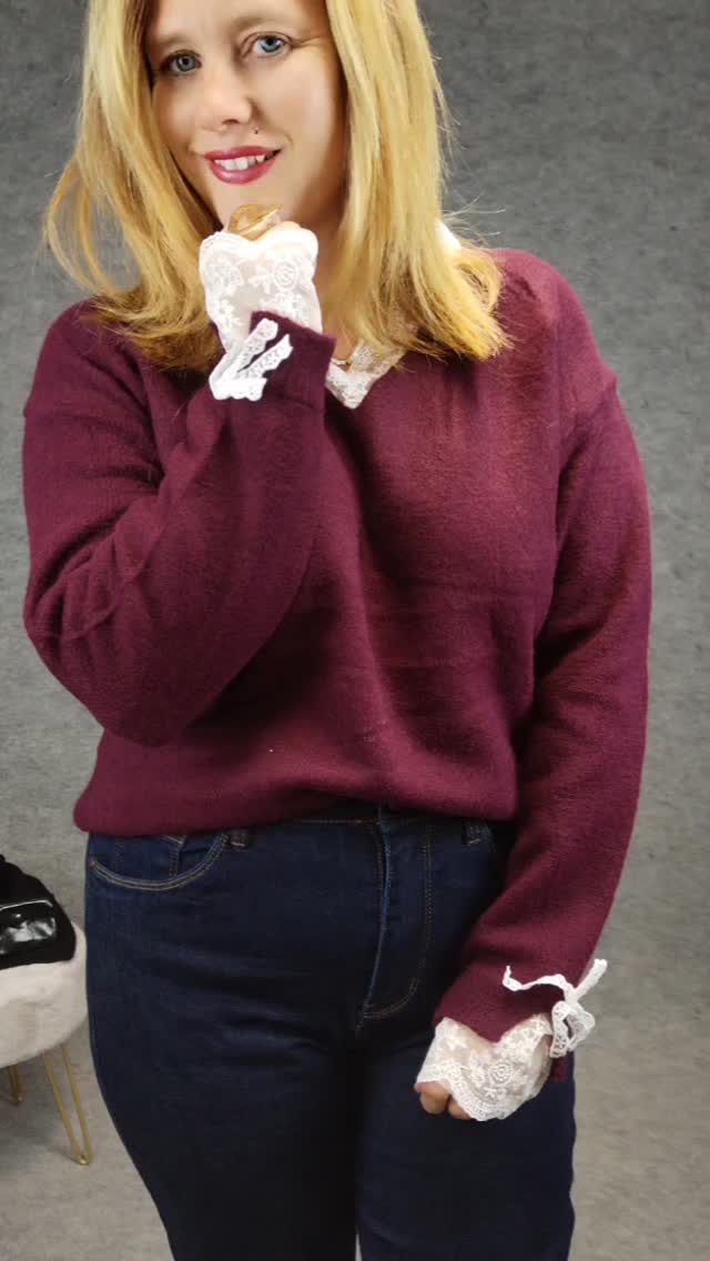 🙌 Ça y est !!! La nouvelle collection "Terre & Lumière" est en ligne ✨
Elle vient tout juste d'arriver et n'attend plus que toi...
Des pièces canon, des matières qui subliment chaque courbe, et des coupes pensées pour te faire briller du 34 au 50. 💖
Tu vas découvrir :
🤍 Des looks conforts et stylés
🔥 Des couleurs qui boostent ta confiance
💃 Des indispensables pour réveiller ta garde robe
✨ Des pépites que tu n'osais pas porter... Jusqu'à aujourd'hui !
🛍️ La collection est disponible dès maintenant sur l'eshop !! (Lien en bio ☝️)
Et si tu préfères essayer, le showroom est ouvert tous les jours sur rdv à Creuzier le vieux (03)
.
.
Alors prête à craquer ?! Dis-moi quelle est ta pièce favorite ?! 😍❤️
.
.
.
#modchadeschoux #nouvellecollection #eshopfrance #modefemme #pretaporterfemme #conseilenimage #tendancemode #confianceensoi #styleinspo #lookinspiration #boutiqueindependante #allier #vichy #modegrandetaille #curvygirl