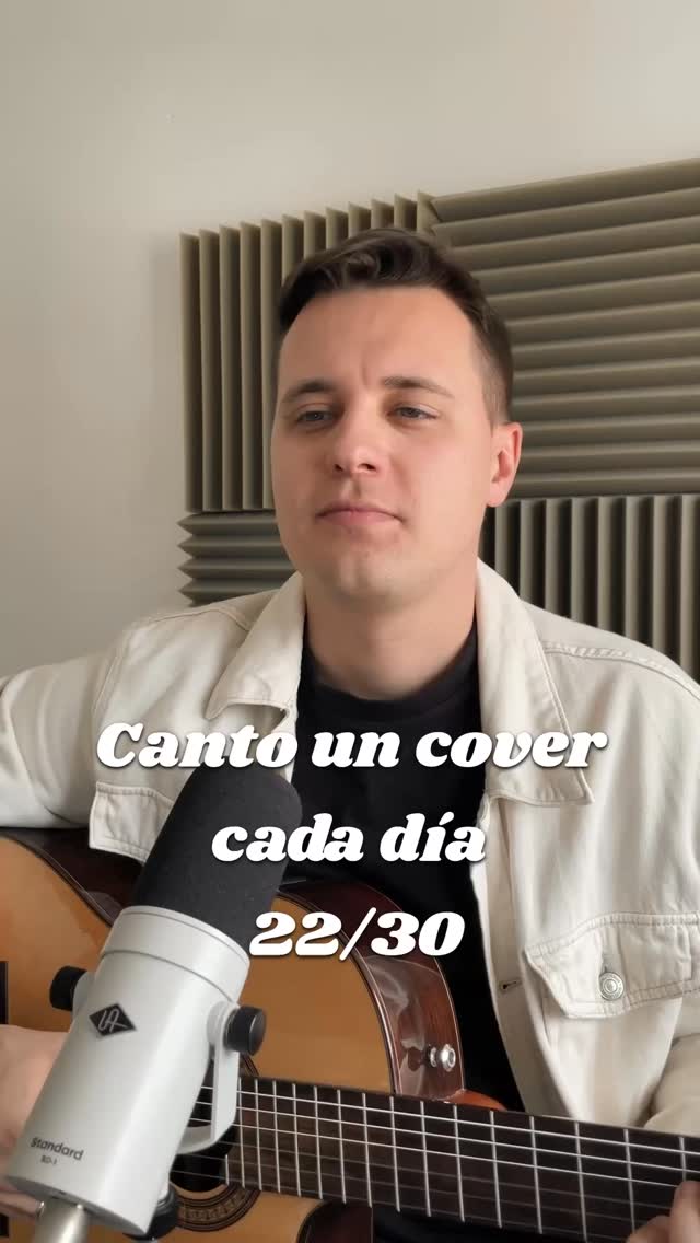 Fly me to the moon 🌙 #FrankSinatra