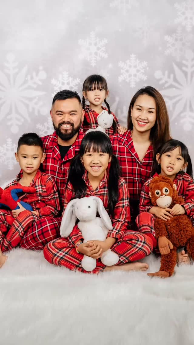 ✨ Ať už slavíte pokřeštansku, povietnamsku, slavíte jen ve třech nebo bez stresu se svým druhým já, s dárky pro děti nebo své čtyřnohé, přejeme vám klidné sváteční dny plné pohody, odpočinku a krásných momentů s těmi, na kterých vám záleží.
Chraňte si své zdraví i zdraví svých nejbližších 🩵
Moc si vážíme těch malinkých chvil, kdy si navzájem u lehátka sdílíme životní příběhy.
Děkujeme, že jste s námi a že i my můžeme být s vámi. ✨