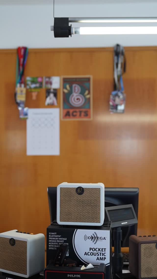 10 % auf alle Gitarren?
Da überlegt selbst der Grinch,
ob er sich dieses Weihnachten doch mal was gönnen sollte. 🎄💚🎸
#weihnachtsaktion #guitar #gitarren #ibanez #rocknroll #musikinstrumente #musicstore #pinzgauermusikhaus #welovemusic #zellamseekaprun #salzburg #pinzgau #meridaextrema