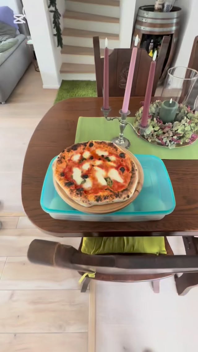 Too lazy to come to Scuola Volante? 🍕✈️
No worries — we’ll come to you!
At Scuola Volante, we don’t just offer on-site classes… we also travel and teach private courses right in your own home.
Wanna learn how to make the best Neapolitan pizza in your kitchen? 🔥
Send us an email and we’ll find the perfect solution for you. 💌
#ScuolaVolante #PizzaSchool #PizzaClass #NeapolitanPizza #PrivateCookingClass #PizzaWorkshop #PizzaCourse #PizzaioloTraining #MobileCookingClass #HomeCookingCourse #LearnToCook #ItalianFoodLovers #FoodEducation #NapoliStylePizza #pizzamasterclass