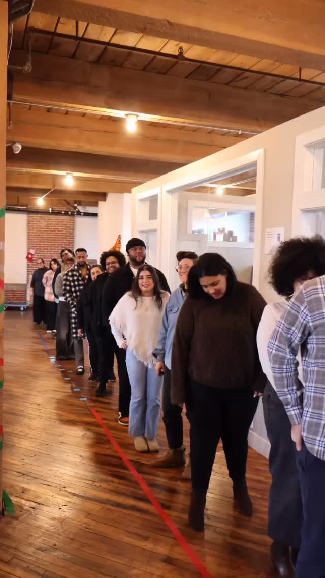 (español abajo)
✅Day 1 of our All Staff Retreat is complete! Today, we:
🕯️Built an altar full of items that give us hope and help us find resilience in these difficult times
🤔Reflected on the year’s highlights and challenges
💪Strengthened our team connections and organizational vision
We are looking forward to a week full of reflection, visioning, and growing our collective resilience for 2026 and beyond!
ESPAÑOL:
✅¡El día 1 de nuestro retiro de todo el personal está completo! Hoy, nosotros:
🕯️Construimos un altar lleno de elementos que nos dan esperanza y nos ayudan a encontrar resiliencia en estos tiempos difíciles.
🤔Reflexionó sobre los aspectos más destacados y desafíos del año.
💪Fortaleció nuestras conexiones de equipo y visión organizacional
Esperamos una semana llena de reflexión, visión y crecimiento de nuestra resiliencia colectiva para 2026 y más allá!