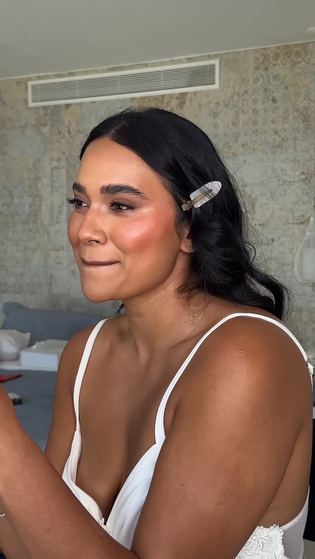 What a wonderful two day event spent with this gorgeous girl doing her bridal makeup and hair! Meg has impeccable style and grace and is just the sweetest person. The details of the products used are in my ShopMy page 🫶
https://shopmy.us/collections/2637774
.
.
#bridalmakeupcrete #nofilters#glassskinmakeup #cretemakeup#bridalhair#luxurybridalmakeup #glowyskinbridal