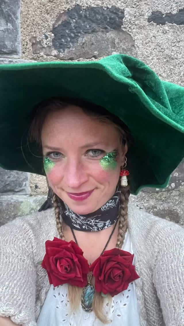Wonderfully witchy 🧙♀️
What an end to my season of walks and workshops! 6 sessions for @mccscotland at @ardtornish_ house for students at the Main Character University learning how to make oops-a-Daisy ointments for their herbology classes.
I had SO much fun being part of these events and what a fab way to wrap up my 2025 of herbal medicine and foraging courses. It was a real highlight of the year!
I’ll be posting another few times before the end of the year but I’m looking forward to a little hibernation, just like the plants, until the land begins to re-awaken in the springtime.
.
.
.
.
.
.
#scotlandswildmedicine #herbalmedicine #foraging #herbalmedicinemaking #maincharactervibes #maincharacterenergy #fantasy #ardtornish