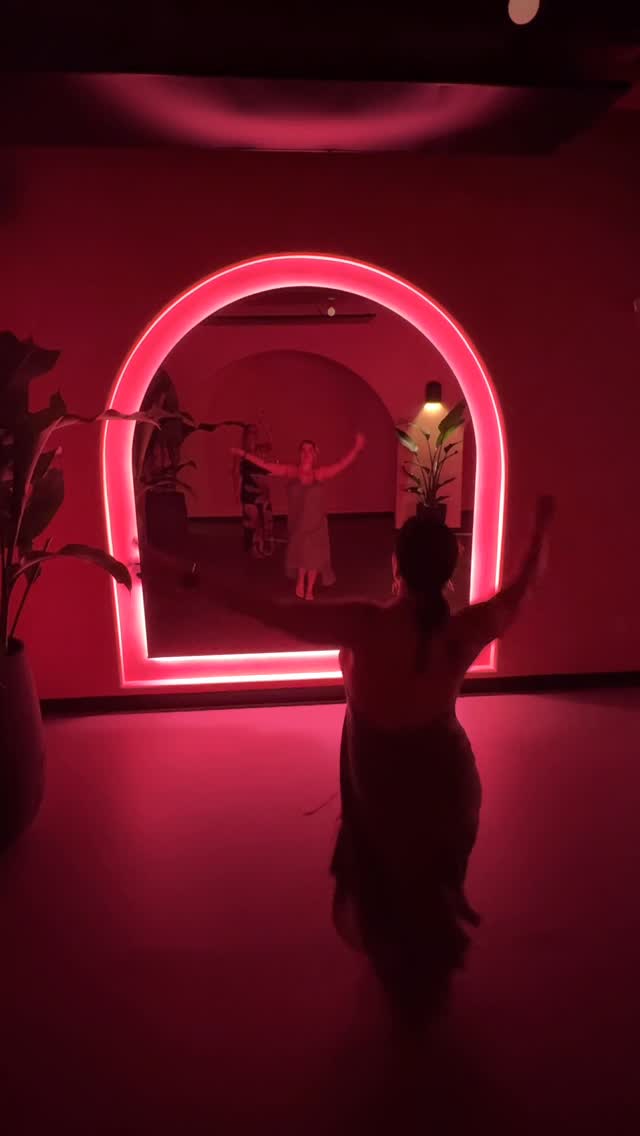 Healing begins when you start loving and accepting yourself exactly as you are.
When I move, I’m not dancing for the mirror…
I’m softening into my own presence, my own body, my own truth. 🤍
At Casa Kaëla, every moment is an invitation to return to yourself — gently, intentionally, beautifully.
✨ Movement
✨ Sound
✨ Stillness
✨ Self-love
Come experience it with us.
📍 Miami
🔔 Upcoming events in bio
#CasaKaela #HealingSpace #SoundHealingMiami #SelfLoveJourney #MindBodySoul #WellnessMiami #FeminineHealing #EmotionalHealing #MirrorWork