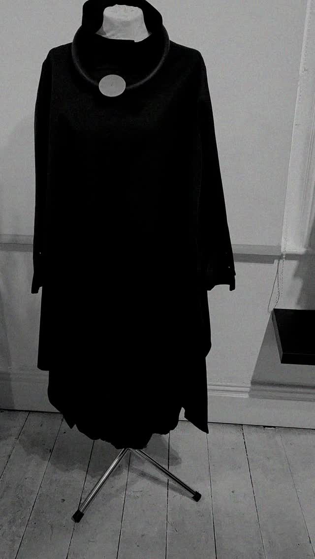 #womensfashion
#manchester
#uppermill
#avantgardedesignfashion
#holmfirth
#partywear