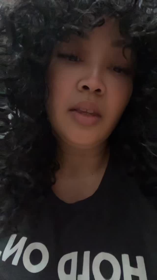 I mean… I wouldn’t kick any of ‘em out of bed. 😂 In my mind’s eye, all I see are bold and brilliant baddies with beautiful bodies getting cracked by somebody healed and whole. Respectfully. #authorofinstagram #romancebooks #bookstagram #TheDatingProhibition #maincharacterenergy