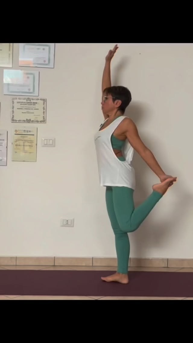 Quando dicono che la Bilancia non sa mai scegliere…
ma io ho già deciso: respiro, mi allineo e trovo il mio equilibrio ⚖️🧘♀️
✨ Scopri come portare più equilibrio anche nella tua pratica nel link in bio! 💕
#yogaitalia #yogareel #bilancia #segniZodiacali #yogavibes #equilibriointeriore #yogalife #mindfulmovement