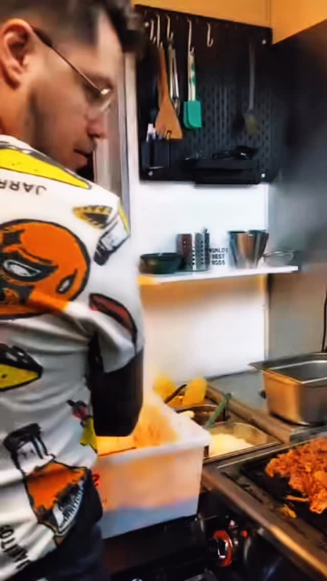 Getting ready for tonight✨
PULL UP.
#trondheim #streetfood #lager11 #mexicanfood #laborder #tacos