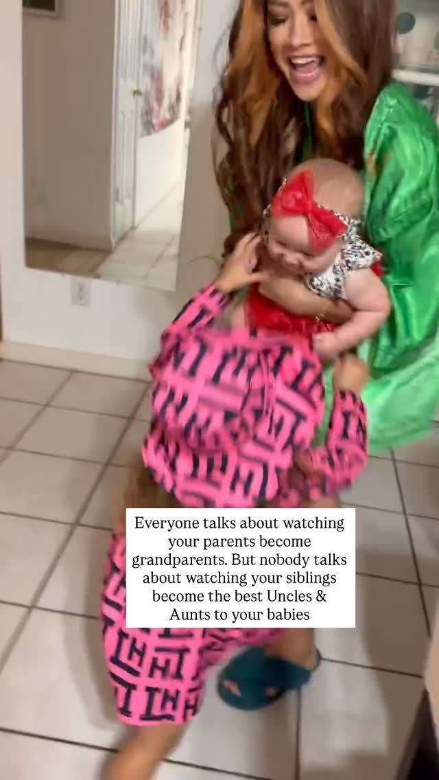 No one prepared us for how special it would feel watching our siblings step into the role of “Auntie” and “Uncle”.
To become the people our kids run to…
the ones who make them laugh, spin them around, and love them like their own.
Family really grows in the most beautiful ways. 🤍
#travelmomwithkids #solomom #momlife