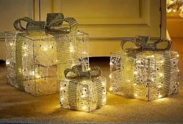 On the run up to Christmas we wanted to share some of our favourite seasonal music with you.
Here is the first piece
Hodie Christy’s Natus Est by Palestrina
Sung by us at our Christmas concert. https://youtu.be/l0ljwg765wk?si=KyInXesQIDODsmfY