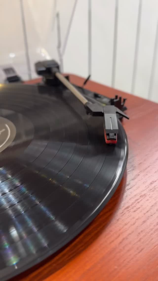 It’s the last week to catch the fabulous ‘Out of the Blue’ exhibition which ends this Sunday 23rd November.
It’s a wonderful collage, textile and ceramic exhibition by the super talented trio of Sarah @scalpelandpaper , Zoe @hettyanddave and Emily @furrtastic_empurrium
And in the pop up shop this week is Lindsay Anderson with handmade beaded and silver jewellery.
This is in addition to our supremely talented resident makers who are gearing up for Christmas making one-of-kind handmade gifts. So now is the perfect time to shop with us before they sell out!
@debbykirbysilk
@delicious.jewellery
@march_pottery
@flutterbiesden
@madebypowley
@melaniewardcreative
@seaparrott
@wendynuttjewellery
@ali.woodgate.artist
@atthepatch
@carolinesoer
@jacquifairweatherceramics
@kyleighspapercuts
@coastal_finds_unlimited
@creativechameleon.biz
Opening hours: Wednesday to Saturday 10am - 5pm and Sundays 11am - 4pm (closed Monday and Tuesdays)
#walfordmillcrafts #littlepickleatthemill #wimborne #nuttyparrottstudios #thingstododorset #artdorset #exhibitionsdorset @wimbornebid