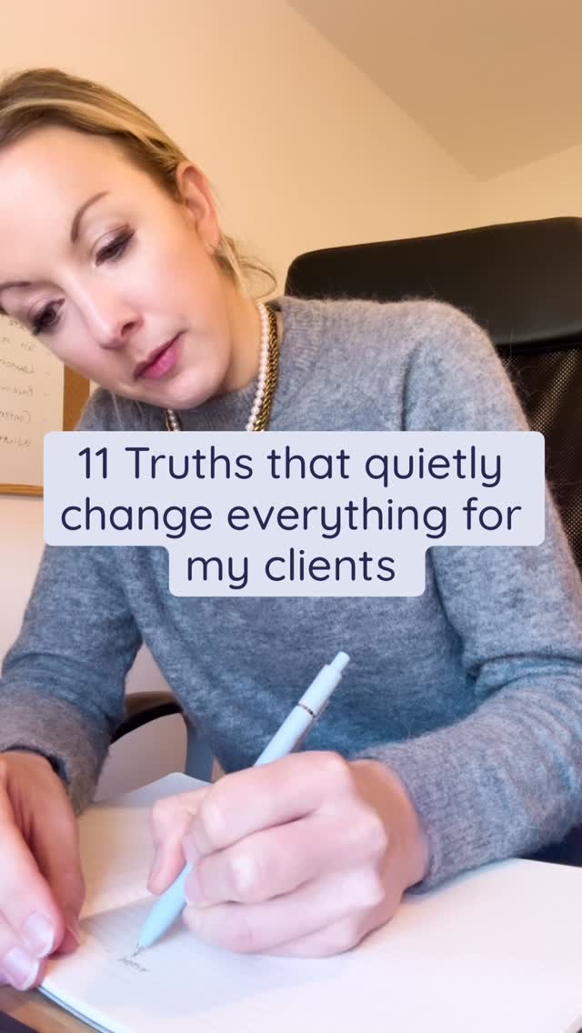 1️⃣ Balanced meals are the foundation of steady energy and clear thinking.
2️⃣ Food is not something to “burn off”. It is nourishment and safety for your body.
3️⃣ When you sleep well, every other healthy choice becomes easier.
4️⃣ Food is not just calories. It is information that tells your body how to function.
5️⃣ Mindful eating is the simplest way to transform your digestion.
6️⃣ High performance does not require sacrificing your wellbeing.
7️⃣ Rest is not a reward. It is essential for long term health.
8️⃣ Slowing down does not make you lose your edge. It helps you sharpen it.
9️⃣ Supportive self talk helps your body feel safer and more regulated.
🔟 Your body wants to be well- you need to give it the right resources and environment.
1️⃣1️⃣ Chronic stress touches every system. Cultivating calm is not optional.
🌱 Save this reminder for when you need perspective.
This is the work we do inside the
❄️Winter Wellness Power Hour ❄️
If you want support creating more steadiness, energy, and ease this season, comment POWER HOUR below and I’ll send you the link with all the details.