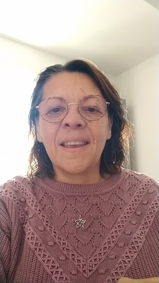 Une semaine où l'on doit à nouveau poser nos limites pour revenir en équilibre avec notre temps, notre rythme, notre énergie. On revient à l'écoute de notre souverain intérieur qui sait poser les limites justes pour nous, pour que nous ne nous épuisions pas, pour éviter que l'on se disperse dans tous les sens.
Revenons à l'essentiel, à ce que nous pouvons et devons faire et gardons du temps et de l'énergie pour ce qui nous fait du bien.
Belle semaine!
#connaissancedesoi #archetypes #ame #energetique #oracle #ombreetlumiere #emotions #intuition #souveraineté