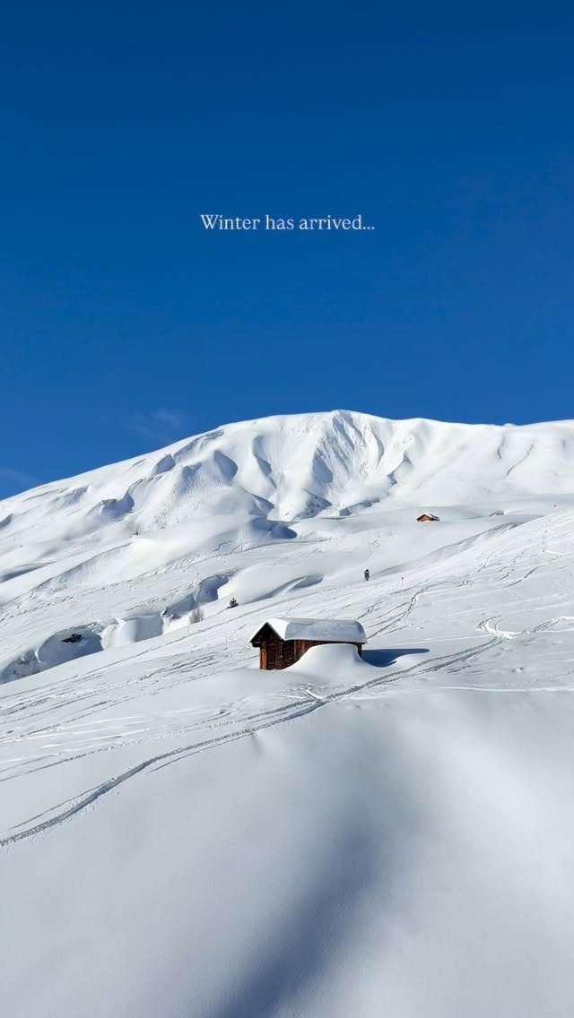 Winter has fully settled into @lechzuers. Just one more week until the 25/26 season kicks off 🚡
#lechzuers #skiresort #skigebiet #winterdestinations #arlberg #wintersport #hotelmarketing