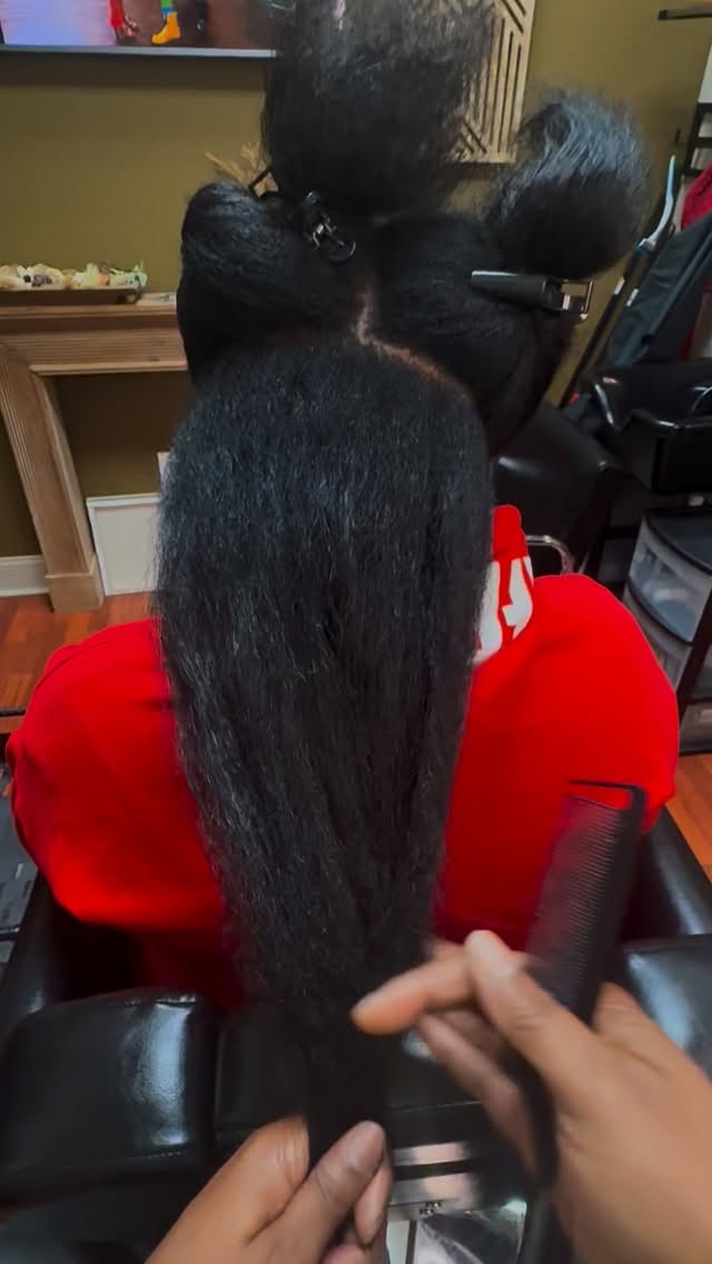 Extra large knotless braids with braiding gel to mold the base of the braid and to give it a smooth tuck into the synthetic hair. Are you ready to sit in my chair? #bethestormbaby #makeitrayn #octoberrayn