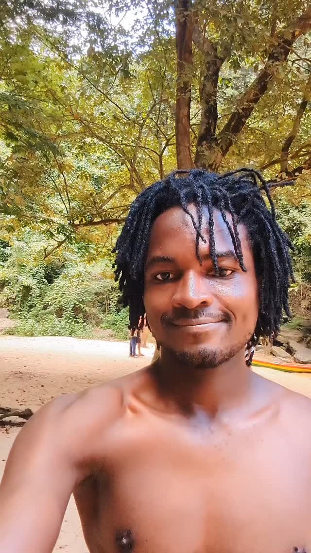 Boti Waterfalls also known as the twin Waterfall. located in Boti a town in the eastern region of Ghana. Usually flow during the rainy seasons. The pond below the falls is swimable. #TourGhana #Botifalls #dettydecember #Ghana