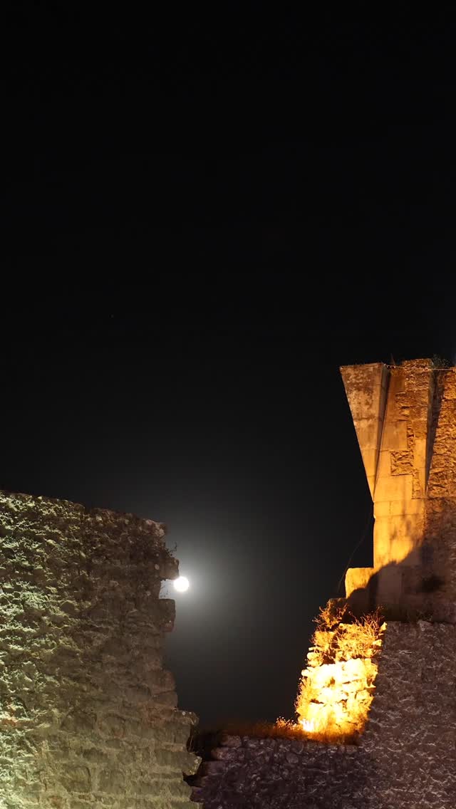 Live at Castelo de Porto de Mós