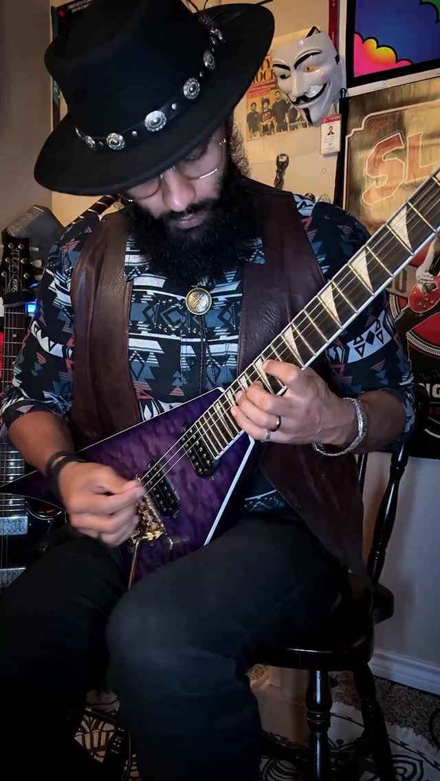 Who can tell me where this is from?
•
#hyphenthazhath #onemanband #multiinstrumentalist #guitarist #fusion #rock #hyphenateyourevent #houston