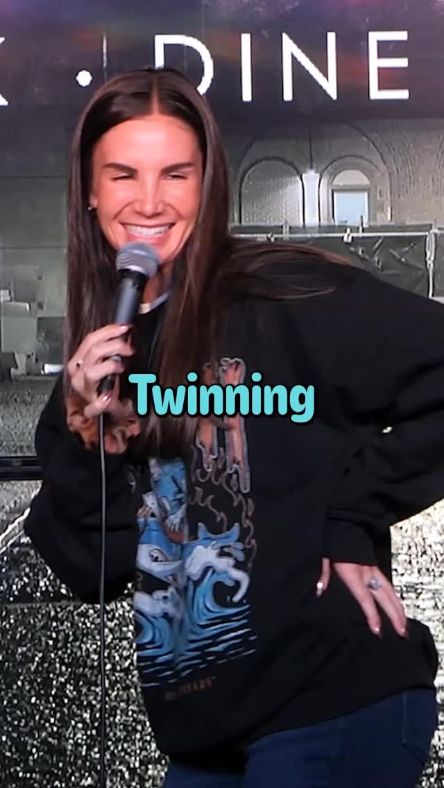 I also have the trendy haircut 💇♀️
#standup #standupcomedy #comedyreels #comedyvideos #funny #jokes #lol #comedian