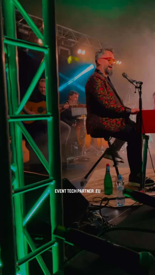 Dnes s Mariánom Čekovským a Michalom Hudákom v Žiline 🔥🎶 Energia, humor a skvelá atmosféra!
Hashtagy:
#Cekovsky #MichalHudak #Zilina #LiveShow #Koncert #Slovensko #Hudba #Event #Dnes #Showtime #SlovakTikTok #Zabava #MusicLive
@mariancekovskyband
@officialhudak