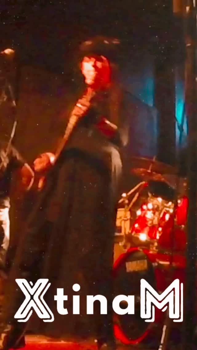 A little clip from last weekends show @ivyroom - massive thanks to the hardest working man in show business Lee from @eleganttrashband - loved being a part of LEESTOCK 5! #rocknroll #alternative #solo #rockergal #albany #eastbay #sfbayarea @travelerguitar