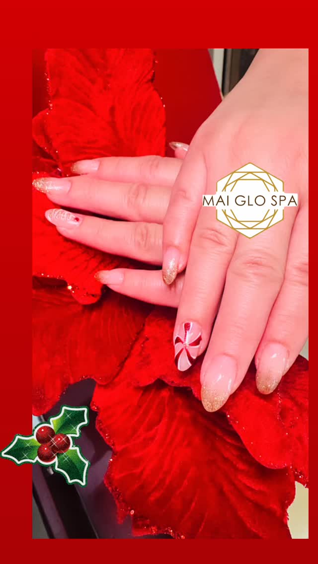 Holiday elegance at your fingertips ✨
Soft nude tones, golden shimmer tips, and a subtle candy-cane accent for a timeless Christmas look.
Less loud, more luxe 🤍 @maiglospa
✨ Limited holiday appointments available
#LuxuryNails #ChristmasElegance #HolidayGlam #GoldTipNails #MaiGloSpa