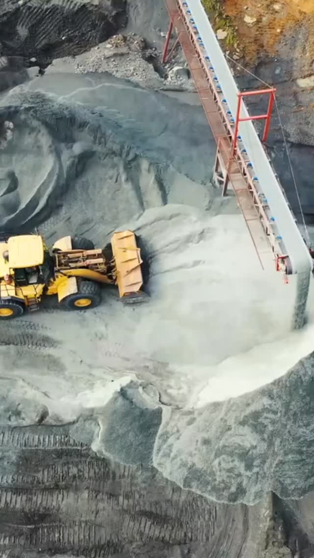 En AppTec ayudamos a industrias complejas a convertir sus operaciones en ecosistemas conectados, con datos que optimizan, predicen y previenen.
👉 Síguenos y descubre cómo convertir tus datos en decisiones que generan impacto real.
IG: @apptec.data | YT: AppTec2006 | TT: @Apptec7