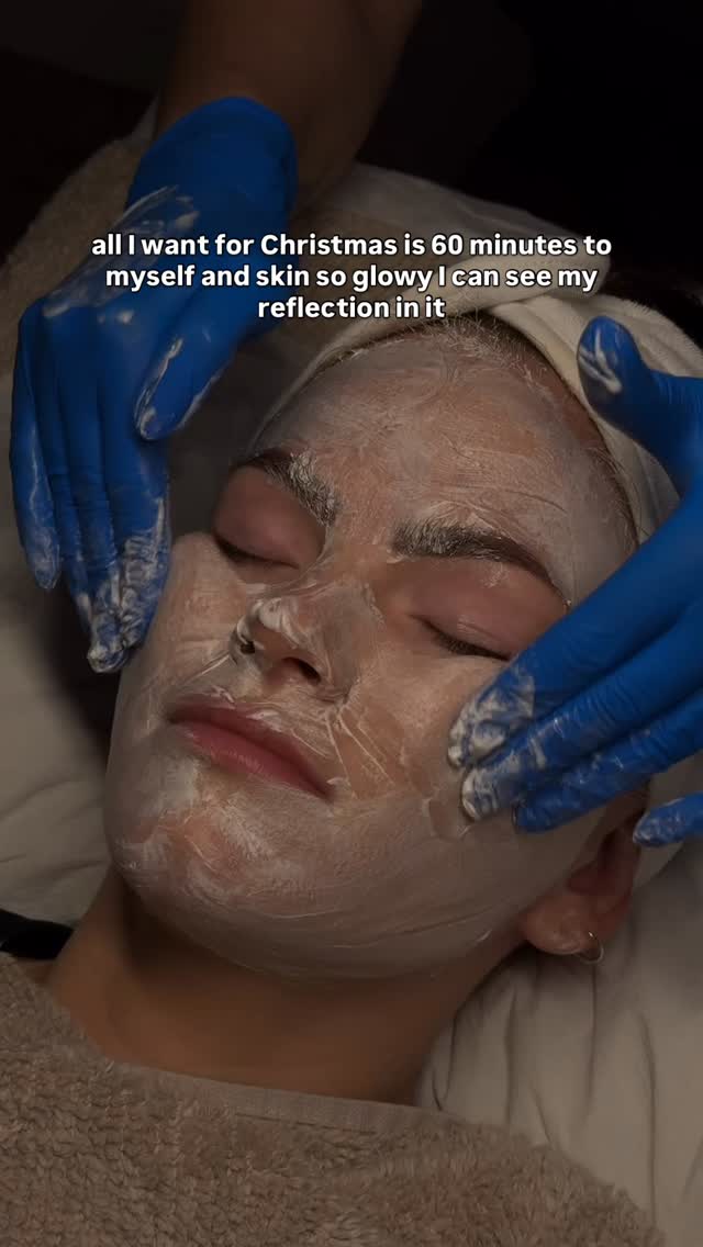 If that sounds like you, then the Hydroglass Experience is exactly what you need… 🫧
Available to book with our lovely Rachel, this is a 60 minute luxury facial using medical grade skincare products that actually work to transform your skin ✨
But the benefits of this experience don’t stop there…
As a trained massage therapist, Rachel uses advanced facial massage techniques to support lymphatic drainage, helping you glow from the inside out.
And at MCH Clinic, we’ve taken this facial one step further by pairing it with a DermaLux LED session to really maximise your results 🥰
Head to the link in our bio to book 🫶
#AestheticsNurse #Norfolk #AestheticsClinic #Norwich