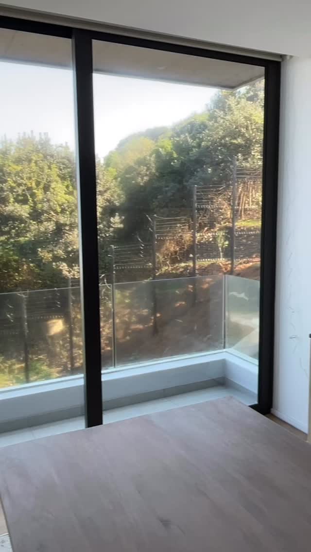 One smooth motion. Total control.
Our roller blinds glide into place with precision, offering UV protection, glare control, and complete privacy - all while keeping your space beautifully minimal and uncluttered.
Get in touch via the link in our bio ✨