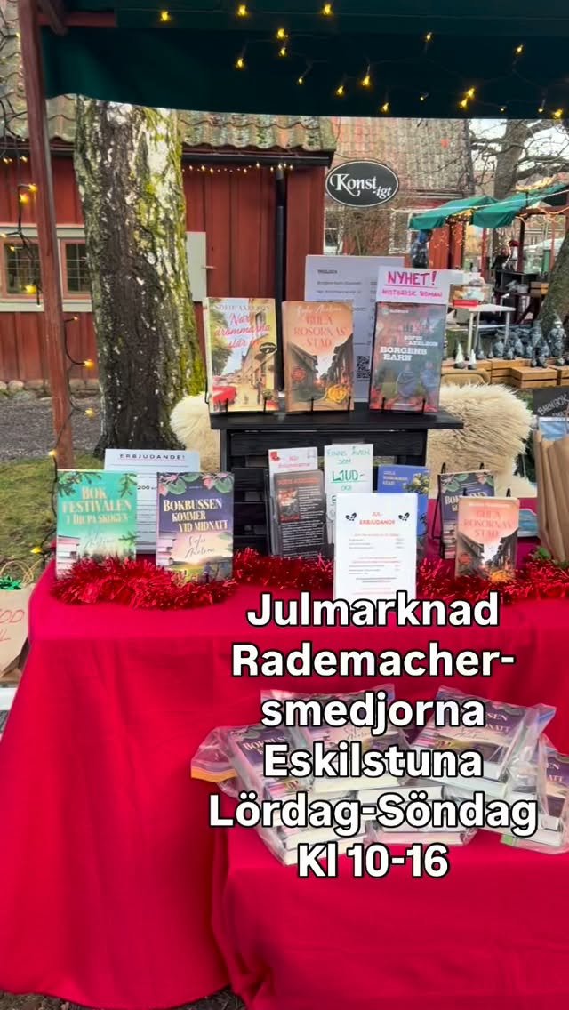 Traditionell julmarknad med mycket fint hantverk och annat. Hoppas vi ses i Rademachersmedjorna i Eskilstuna i helgen!
Vi har finfina julerbjudanden på våra böcker! Passa på att fynda hårda paket till julklappsspelen som väntar.
🎁🎄🎅🏼🎄🎅🏼🎁
#kreativasystrarna #eskilstuna #rademachersmedjorna #julmarknad #hantverk #böcker #köpenbok #julklappsspel #barnbok #bilderbok #historiskbarnbok #majaibiskopsgården #målarbok #historiskroman #närdrömmarnaslårin #gularosornasstad #strängnäshistoria #skrivliv #borgensbarn #bokseriensläkten #julmys #tradition #bokbussenkommervidmidnatt #bokfestivalenidjupaskogen