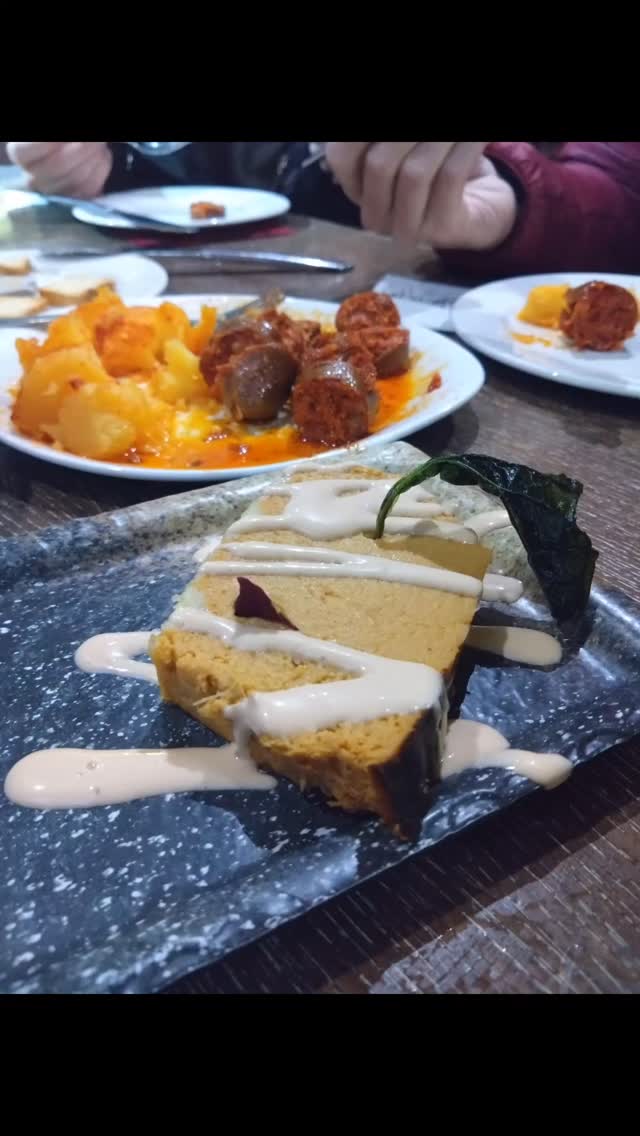 Men munching their way through Madrid on one of Adventurous Appetites' award-winning Madrid tapas tours! If you'd like to get to know a bit of the city and really understand its culinary scene, join us for an evening full of fun, food, drink and tapassing, Madrid style... !!! For more information and to check availability please see the link in our bio
.
.
.
.
#tripadvisor #travelerschoice #toptenfoodexperiences #toptentravelerschoice #travelerschoicefortapas #nightwalkingtour #madridtapas #travel
#historyandtapas #seriousfoodie #eatdrinkbespanish #spain #foodadventure #tapas #tapastour #eatlikeamadrileño #instagram #instagood #instafood #adventurousappetites #bookyourtour #foodtour #nightlife #tourism #topcitybites #tapassing #tapaswithus #weknowhowtoeat #joinus #booknow