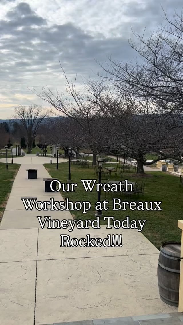 We had the best day at #breauxvineyards today with our wreath making workshop. It feels like we’ve officially kicked off the Christmas season. We still have two more workshops in the coming weeks if you want to get in on the action. See the link in our bio! #walkingwindfarmandflorist #loudouncounty