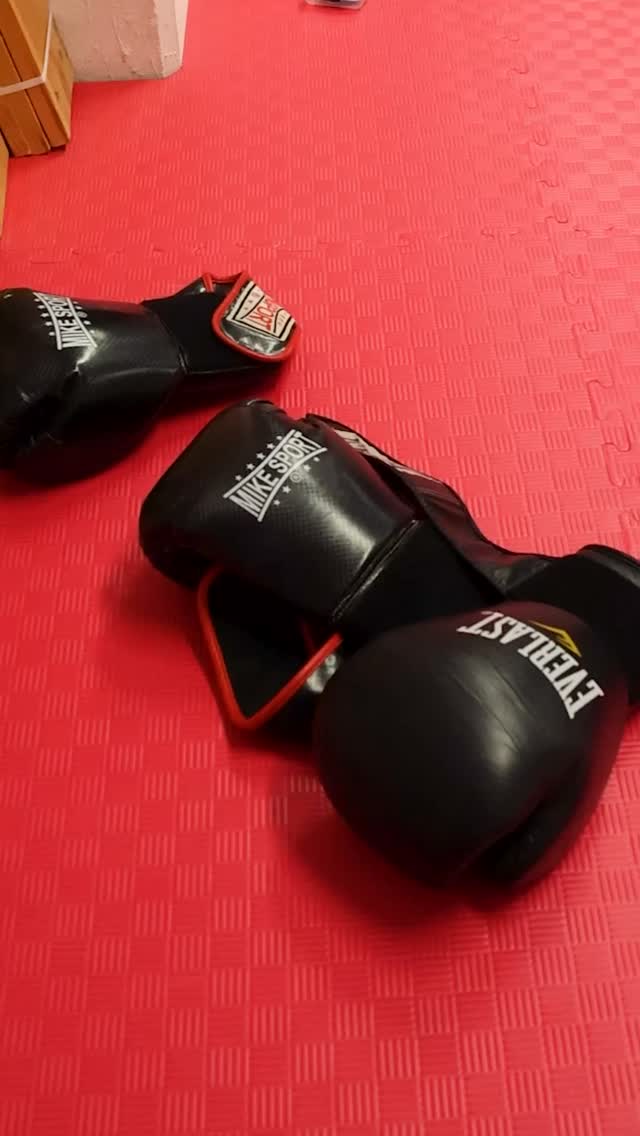 Last Friday’s Thaiboxing seminar was 🔥
Thank you to everyone who showed up and brought the energy!
And don’t forget: Tomorrow is round 2!!!
🥊 Thaiboxing Seminar
💥 Free entry
📍Oberdorfstrasse 27, 8820 Wädenswil
See you on the mats!
#seminar #thaiboxing #sport #bjjwädenswil