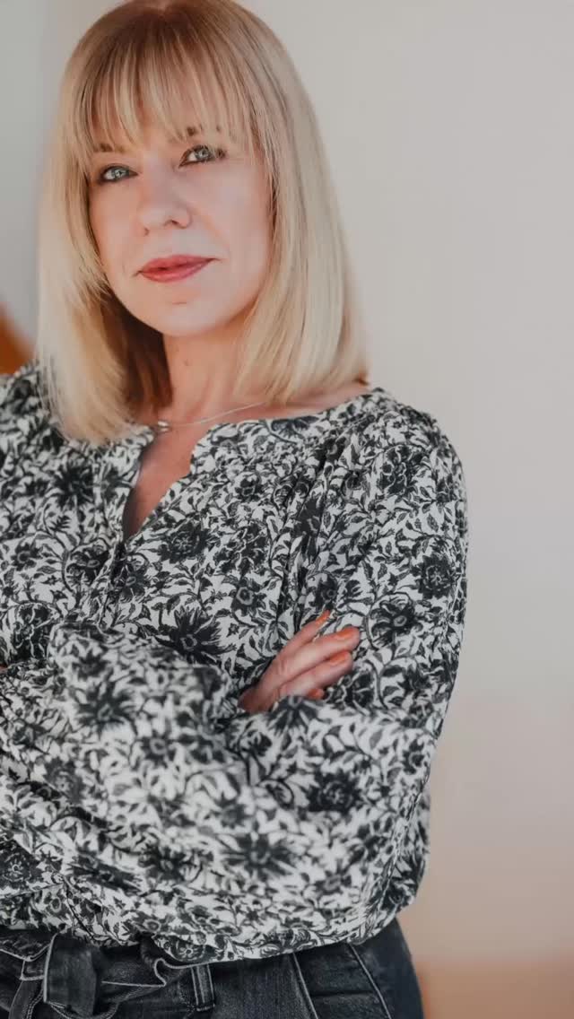 Stop listening to coaches who love telling you you’re doing everything wrong.
And start listening to yourself… and your own inner wisdom.
Here’s the thing I wish more people knew: there’s a difference between your inner voice and your inner wisdom.
Your inner voice can be noisy. Yes, it can be honest, but it can also be self-doubting, unkind and sometimes untrue. If you are subconsciously absorbing “you’re not enough” content on social media it can repeat those unhelpful messages back to you until it becomes a belief.
If you can quieten the busy mind and still looping thoughts, your inner wisdom arises when you’re not forcing answers or chasing someone else’s blueprint.
When you learn to settle your thoughts, even for a few moments, you can listen to your intuition and tap into your own wisdom, which often offers solutions. You get to hear the part of you that understands what you need and is ready to guide you. The part that is self-assured, feels safe and not acting in a place of fear.
This is the confidence building work I love helping people with. Not telling you you’re broken, or that your life will only change if you follow my rules.
It’s helping you listen to your own wisdom, embracing your own solutions, your own way, reinforcing your own agency.
Because you don’t need people telling you you’ve being doing things the wrong way. You are enough and maybe you just need to believe that.
If you want to strengthen your mindset and trust yourself more deeply, hypnotherapy can help. It quietens the noise, softens the stress response and gives your mind the space to reconnect with what you truly need so that you can make positive change happen.
You can experience what that feels like, when you download my free Introduction to Hypnosis Starter Kit. It’s yours to keep via the link in my bio. Check it out and let me know what you think.
.
.
.
#UKHypnotherapist #HypnotherapyLondon #HypnotherapyUK #MindsetHypnotherapy
#HypnotherapyWorks